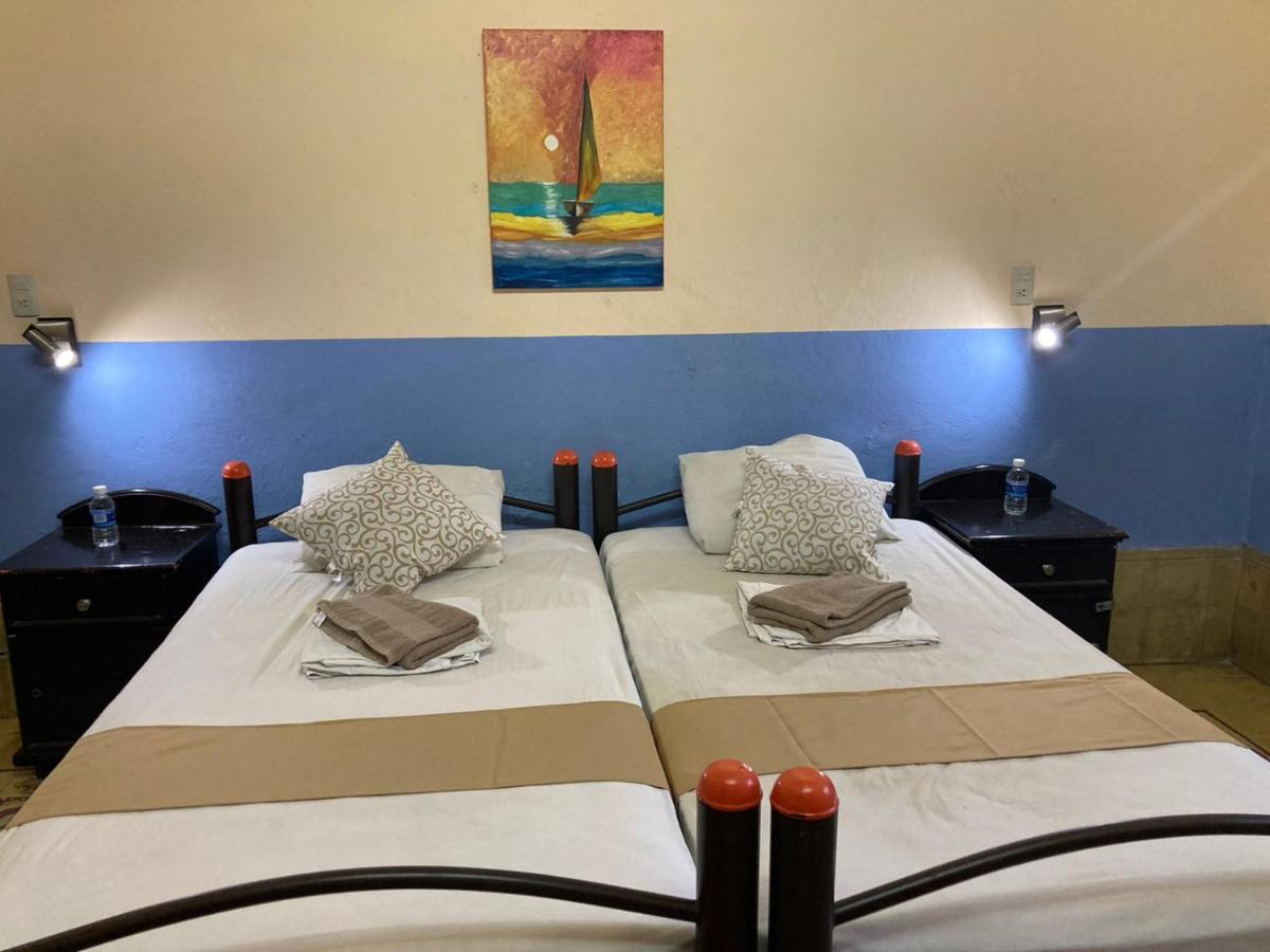 Hostal La Ermita Мерида Екстериор снимка