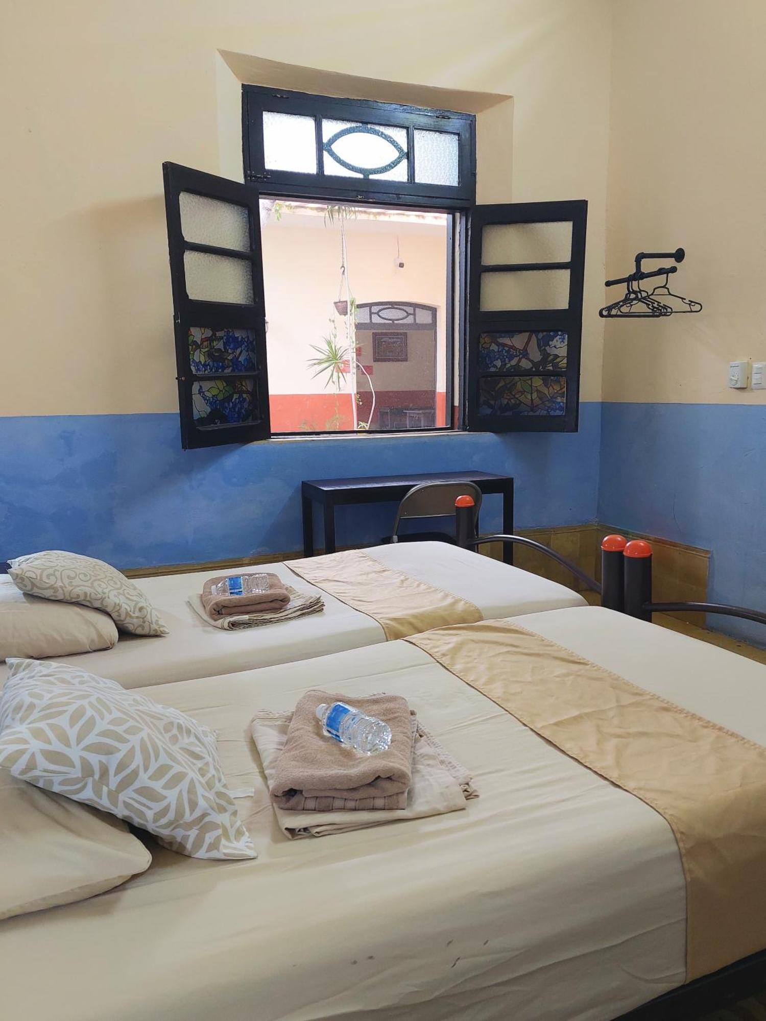Hostal La Ermita Мерида Екстериор снимка