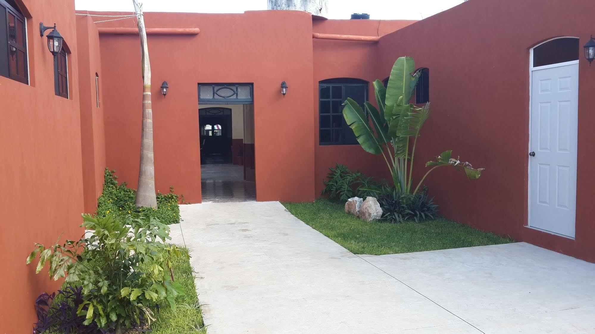 Hostal La Ermita Мерида Екстериор снимка