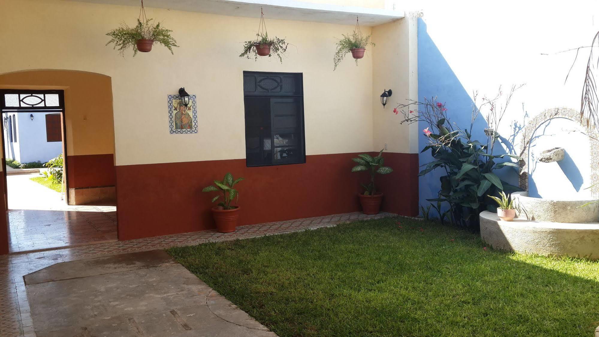 Hostal La Ermita Мерида Екстериор снимка